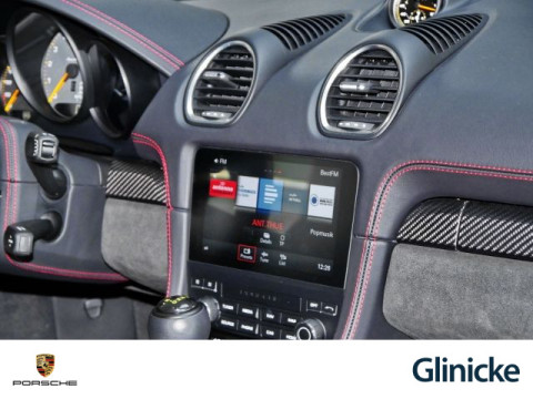 Porsche - 718 Spyder