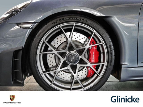 Porsche - 718 Spyder