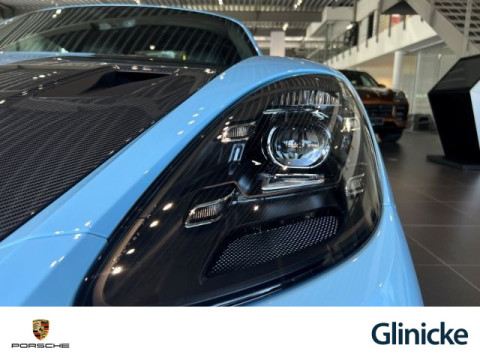 Porsche - 718 Spyder