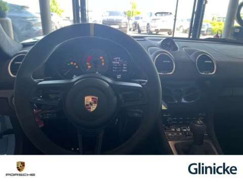 Porsche - 718 Spyder