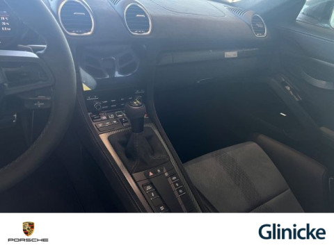 Porsche - 718 Spyder