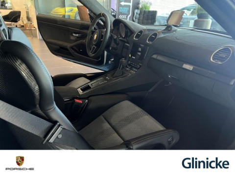 Porsche - 718 Spyder