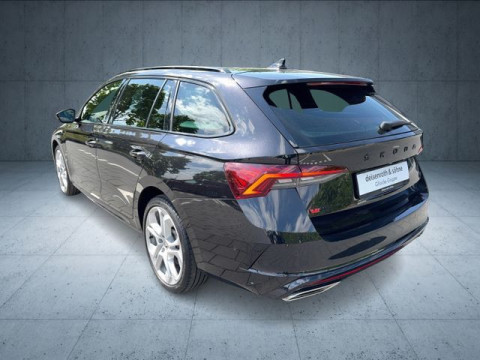 Škoda Octavia - Octavia Combi RS iV Nav/Canton/DCC/19''/pACC/HuD