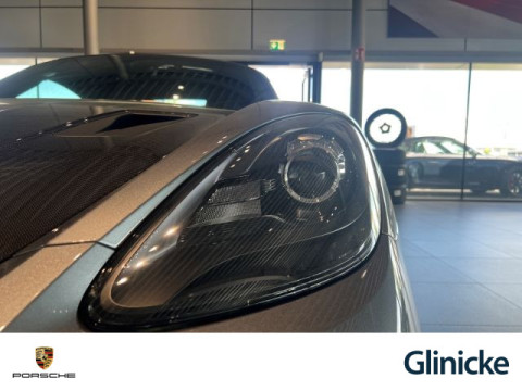 Porsche - 718 Spyder