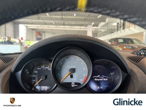 Porsche - 718 Spyder