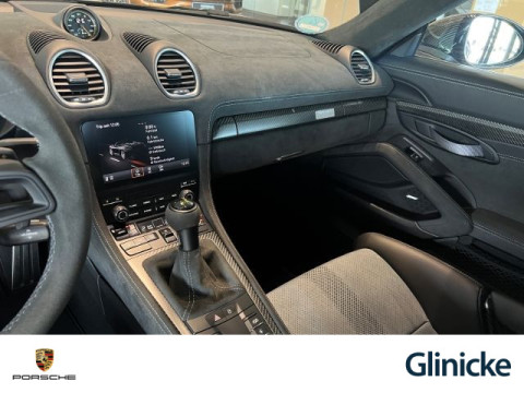 Porsche - 718 Spyder