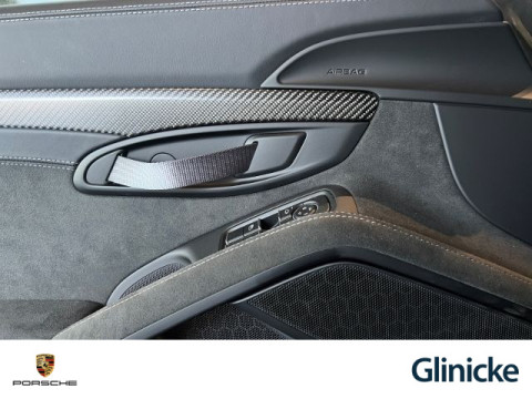 Porsche - 718 Spyder