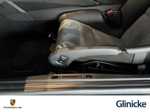 Porsche - 718 Spyder