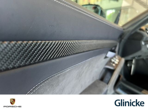 Porsche - 718 Spyder