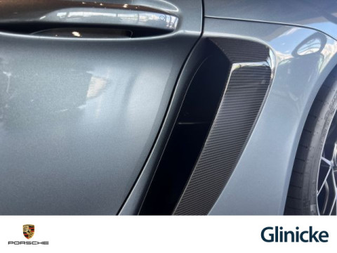 Porsche - 718 Spyder