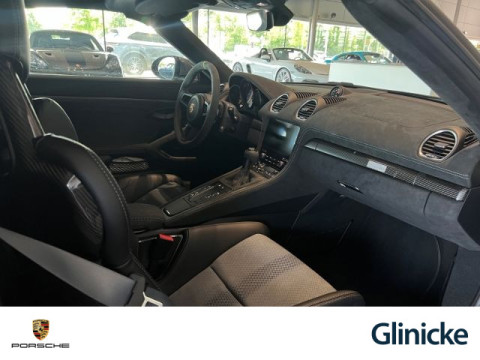 Porsche - 718 Spyder