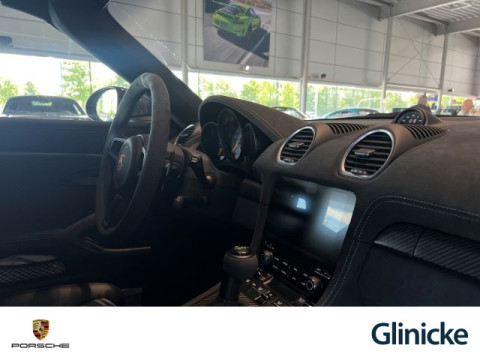 Porsche - 718 Spyder