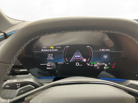 Audi - Q6 SUV e-tron