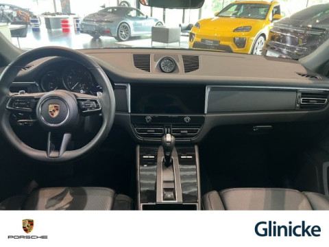 Porsche - Macan