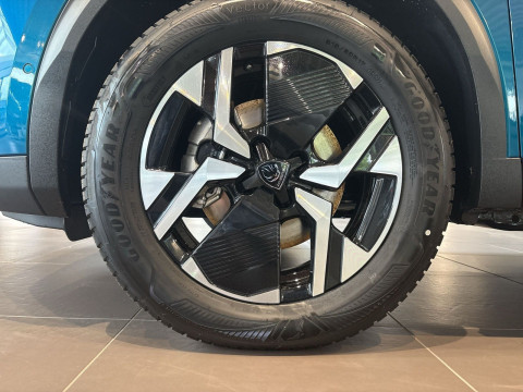 Peugeot 2008 - 2008 ALLURE HYBRID145 e-DSC6 ACC/LED/SHZ