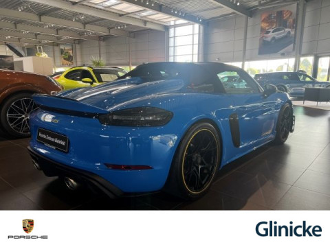 Porsche - 718 Spyder