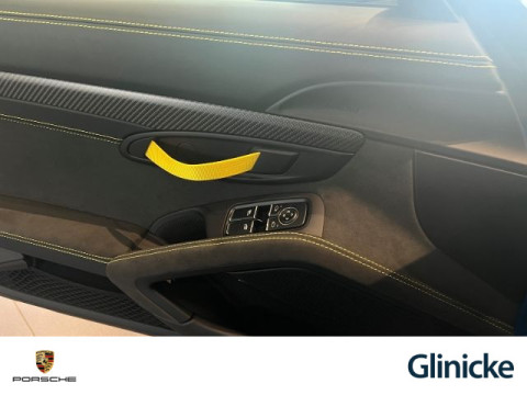 Porsche - 718 Spyder