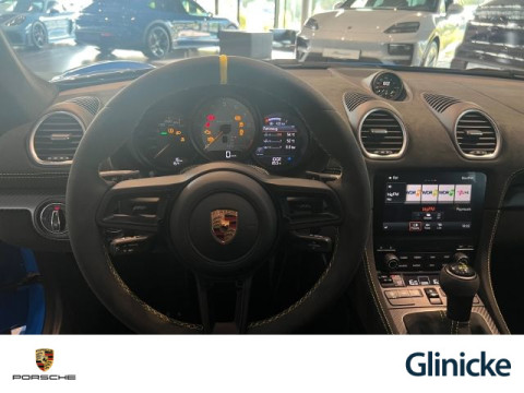 Porsche - 718 Spyder