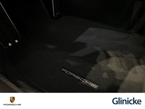 Porsche - 718 Spyder