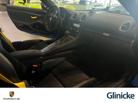 Porsche - 718 Spyder