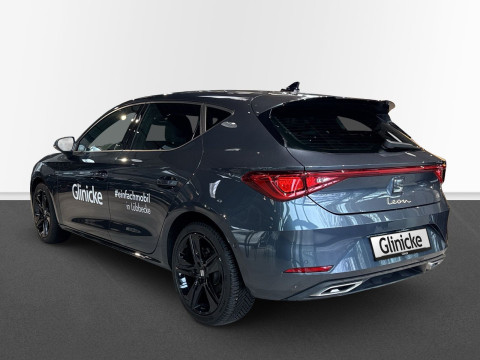 Seat Leon - Leon 1.5 eTSI FR Black Edition Pano Winterpaket