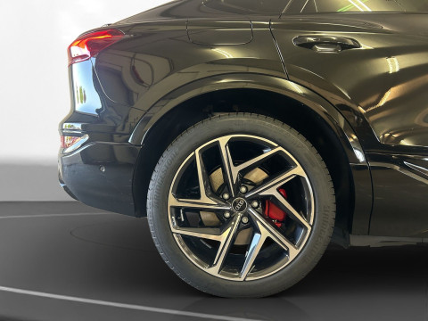 Audi - SQ6 Sportback e-tron