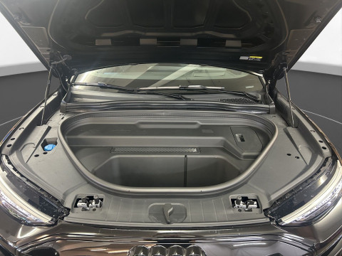 Audi - SQ6 Sportback e-tron