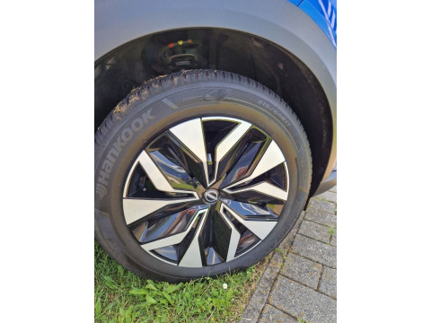 thumb-undefined