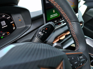 Fahrzeugbild eines Cupra Terramar in blau.