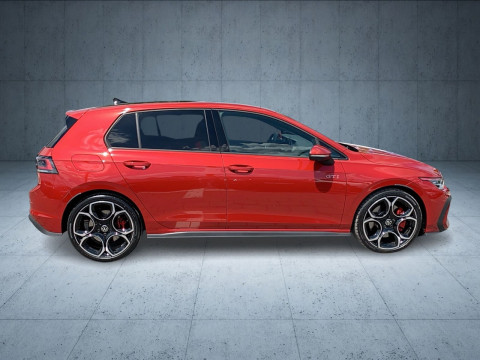 Volkswagen - Golf GTI