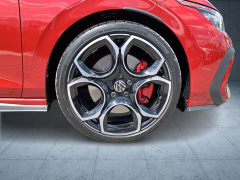 Volkswagen - Golf GTI