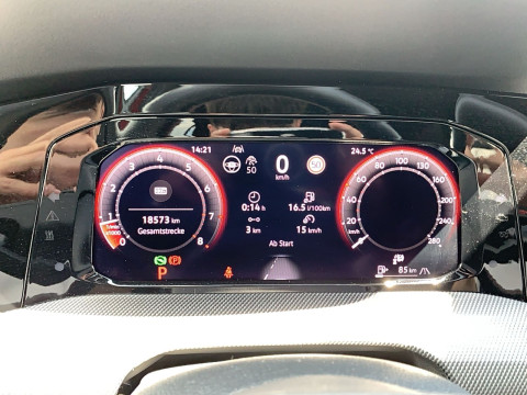 Volkswagen - Golf GTI