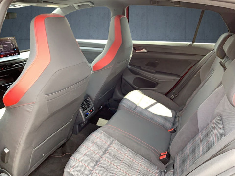 Volkswagen - Golf GTI