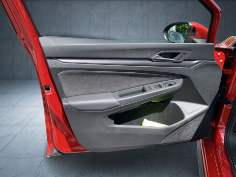 Volkswagen - Golf GTI