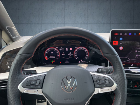 Volkswagen - Golf GTI