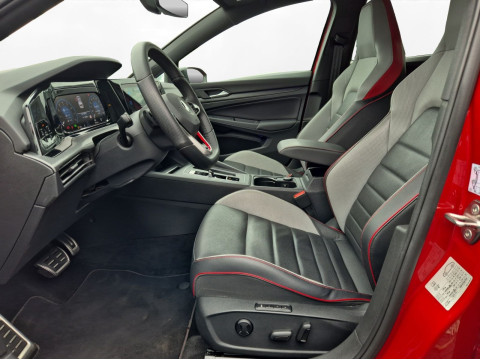 Volkswagen Golf GTI - Golf VIII GTI 2.0 TSI DSG Leder Pano RüKa Black Style