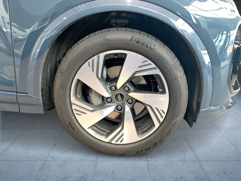 Audi - Q6 SUV e-tron