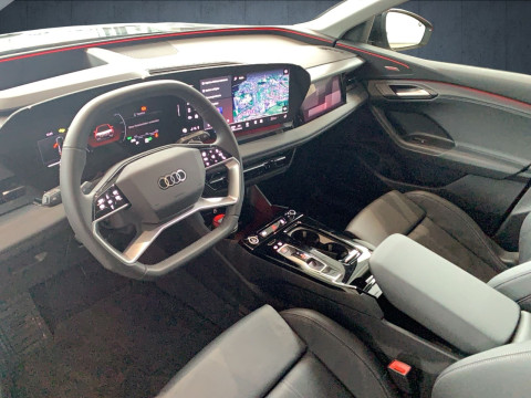 Audi - Q6 SUV e-tron