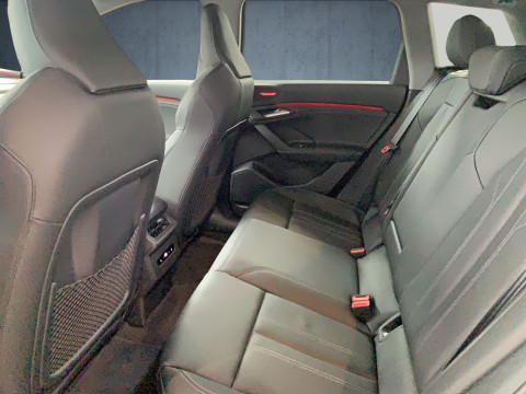 Audi - Q6 SUV e-tron