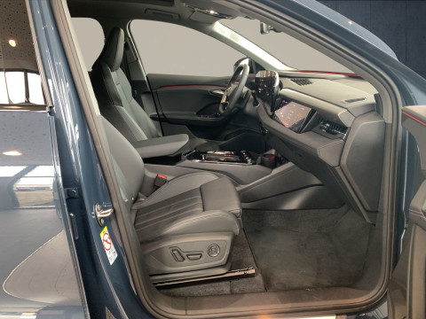 Audi - Q6 SUV e-tron