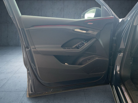 Audi - Q6 SUV e-tron