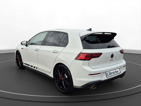 Volkswagen - Golf GTI