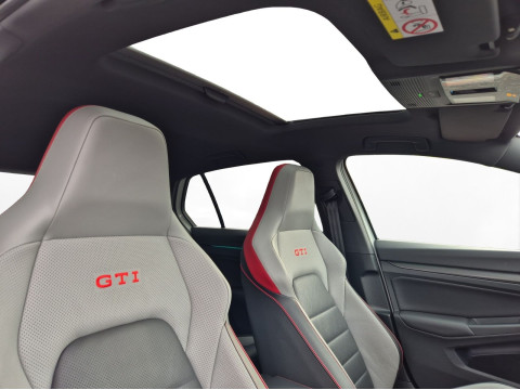 Volkswagen - Golf GTI