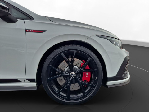 Volkswagen - Golf GTI