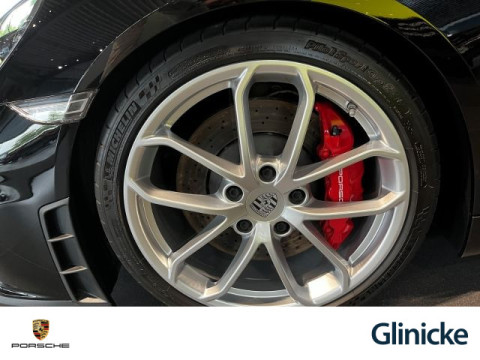 Porsche - 718 Spyder