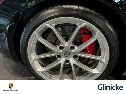 Porsche - 718 Spyder