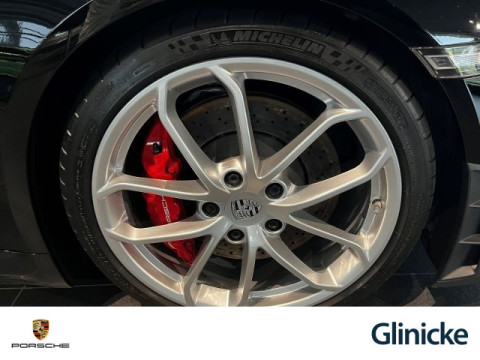 Porsche - 718 Spyder