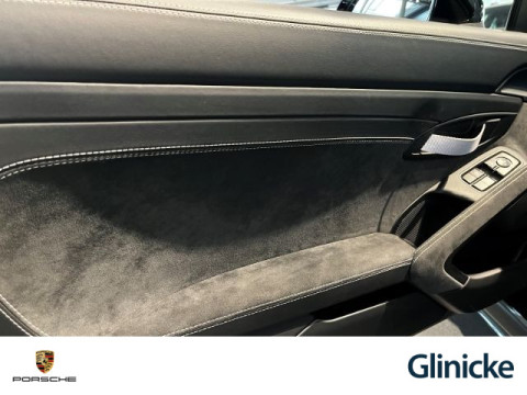 Porsche - 718 Spyder