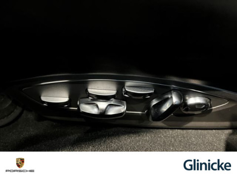 Porsche - 718 Spyder