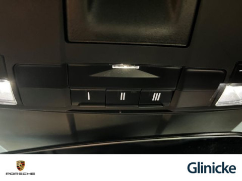 Porsche - 718 Spyder